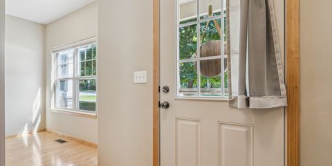 05-113 1894_N_Dubuque_Rd.jpg