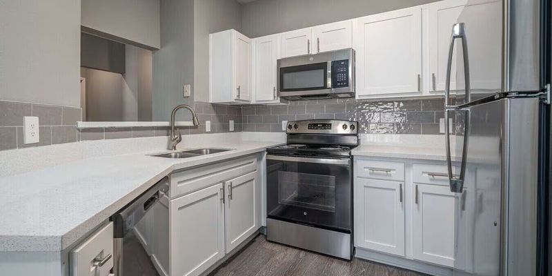 Houston Apartment: 9807 Cypresswood Dr