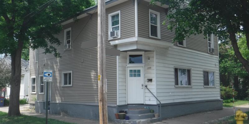Grand Rapids Apartment: 237 Gold Avenue Northwest
