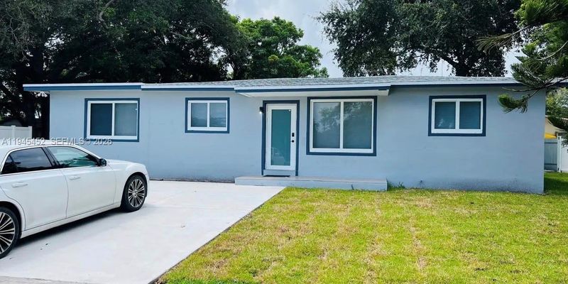 West Park House: 3400 SW 40th Ave