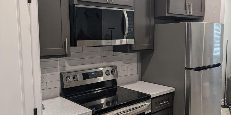 Brownsville Apartment: 913 E Jefferson St