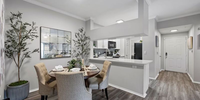 Houston Apartment: 8048 Northcourt Rd