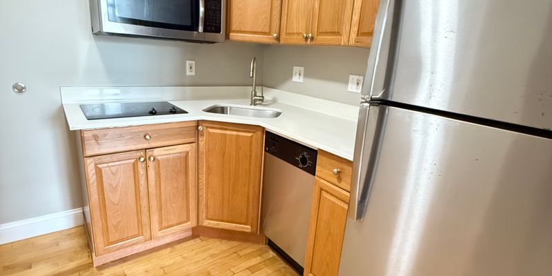 Winthrop Apartment: 312 Shirley St