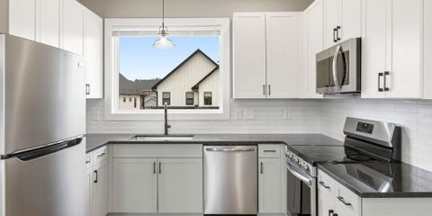 Unit D Kitchen.jpg