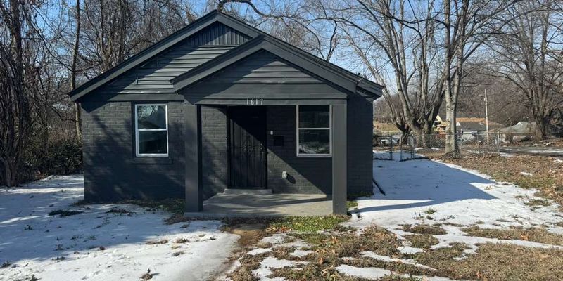 Memphis House: 1617 Pillow St