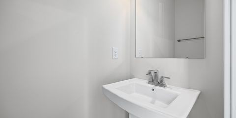15-2833 Statesville Ave-15.jpg