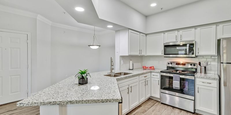 Houston Apartment: 12548 Oxford Park Dr