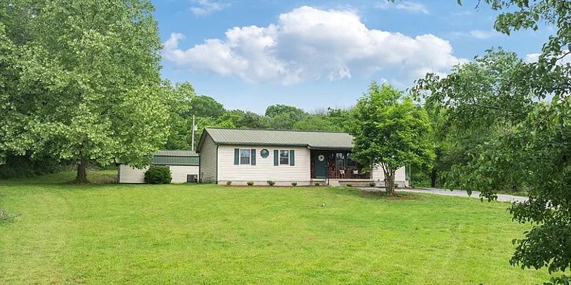 Bethpage House: 1825 US-231