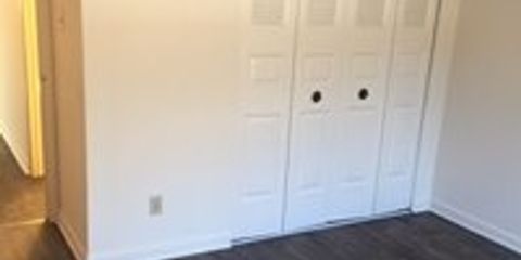 12 Oak 2nd Bedroom.jpg