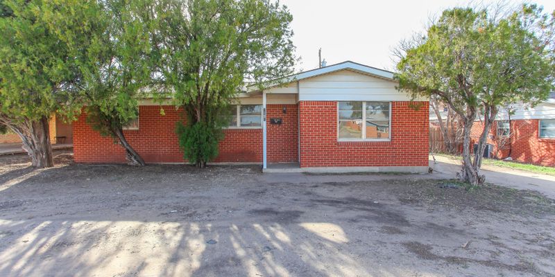 Big Spring House: 1606 Oriole St