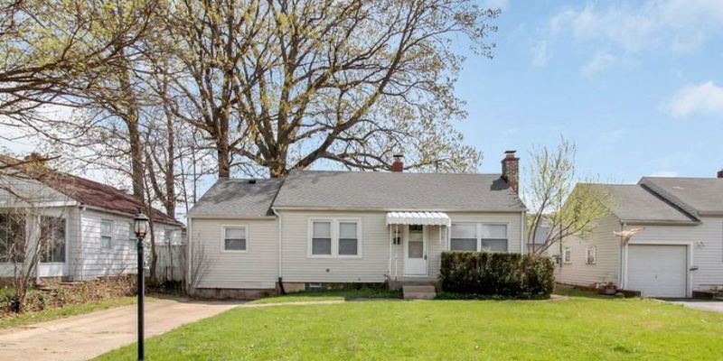 Columbus House: 1960 Studer Ave