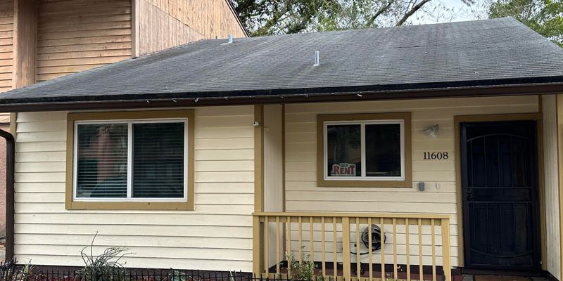 Jacksonville House: 11608 Dunes way Dr N.