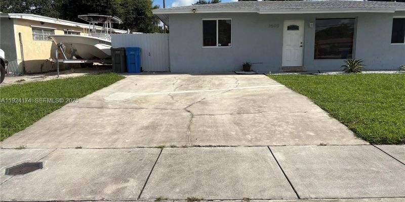 West Park House: 3500 SW 36th St