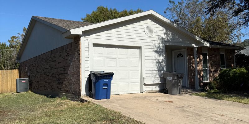 Glenn Heights House: 125 London Ln