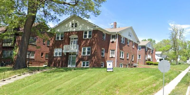Des Moines Apartment: 2901 High St
