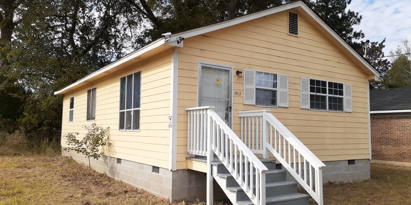 Selma House: 1513 Tremont St