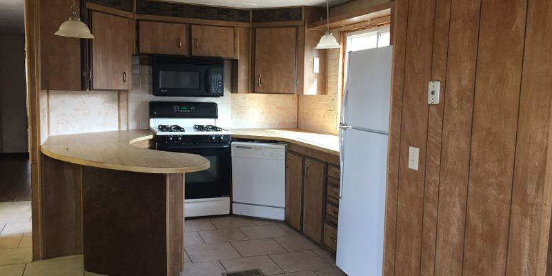 Soda Springs Apartment: 571 East Hooper Avenue #23