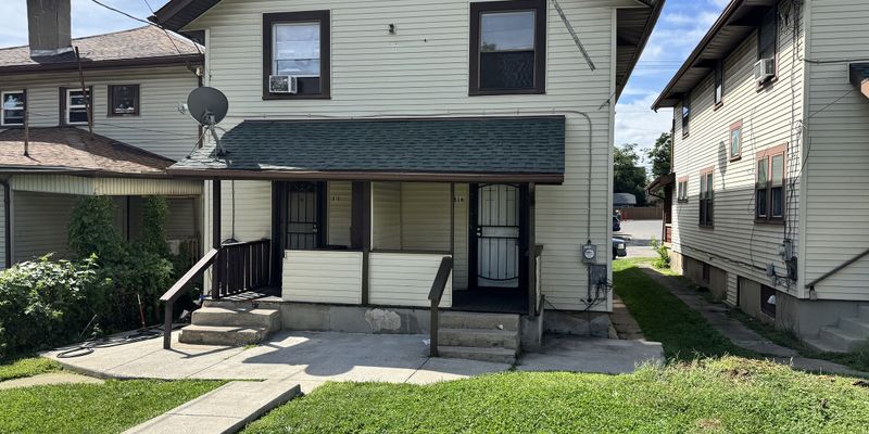 Dayton Apartment: 616-618 Smithville Rd