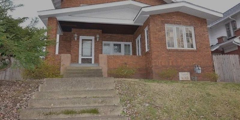 Mansfield House: 123 Blymyer Ave