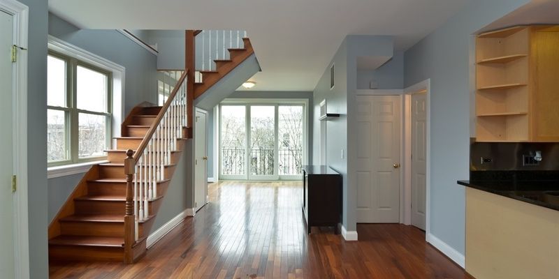 Chicago Condo: 1540 N Claremont Ave