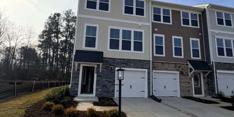 Glen Allen Townhome: 652 Rivanna Hl Rd
