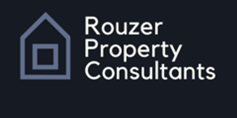 Savannah House: 814 E 71st St