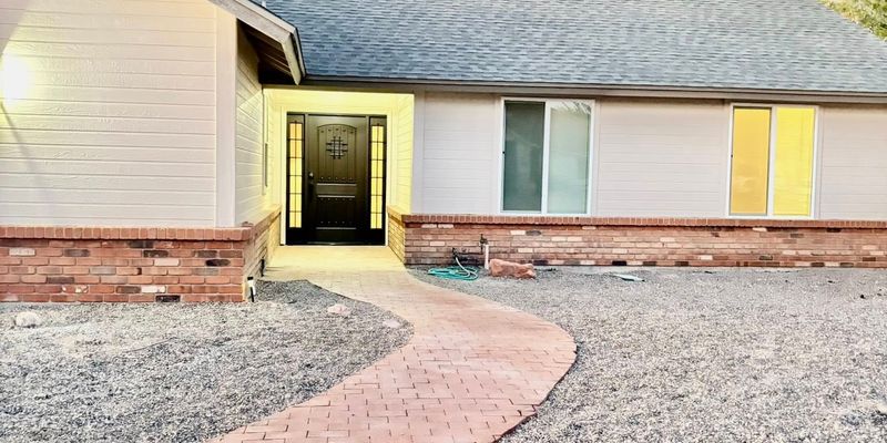 Peoria House: 8626 W Greenbrian Dr