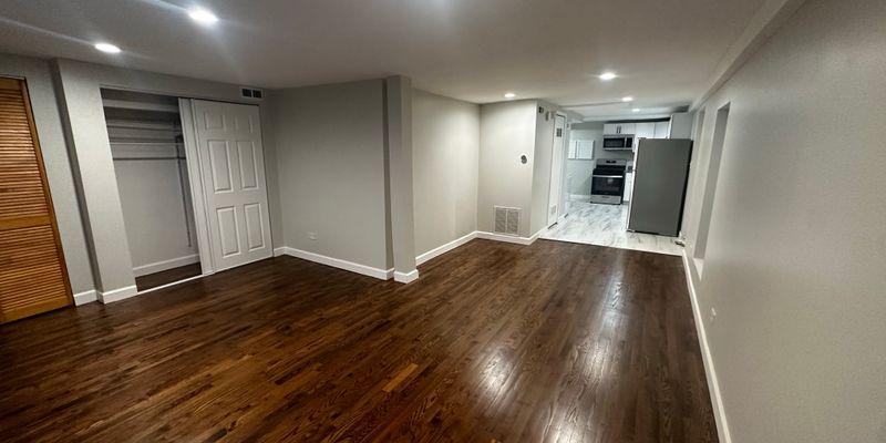 Chicago Apartment: 1239 W Erie St