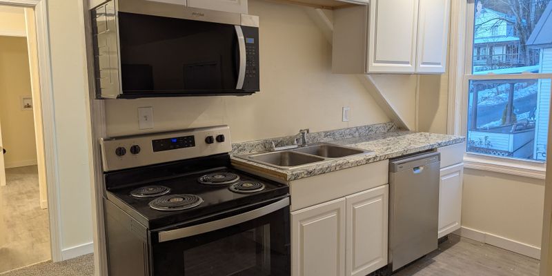 Saint Johnsbury Apartment: 24 Harvey St