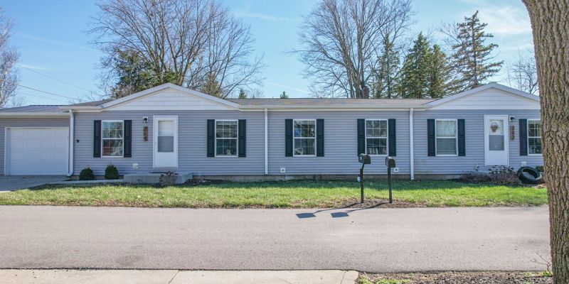 Sheridan Apartment: 202 E 11th St