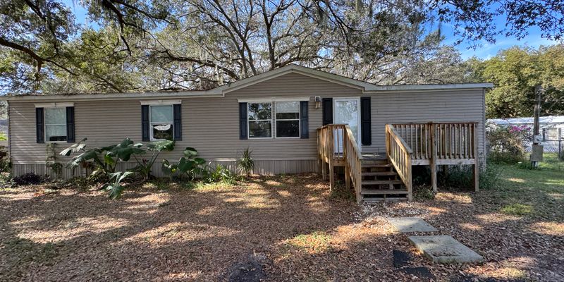 Winter Haven House: 237 Temple Cir W