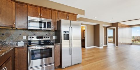 21-134_1305 5th St_418.jpg