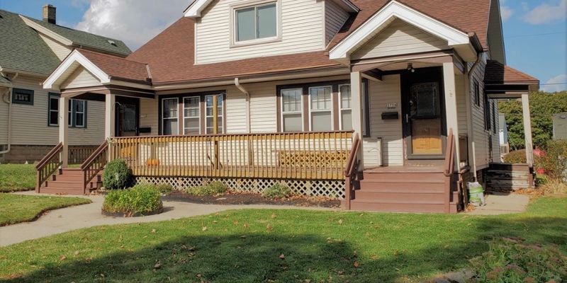 Cudahy Townhome: 3754 E Allerton Ave