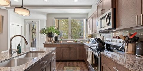 14-014_Kitchen.jpg