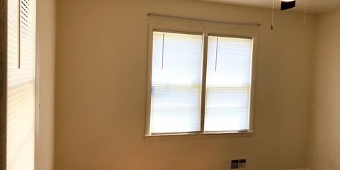 Bedroom1_2.jpg
