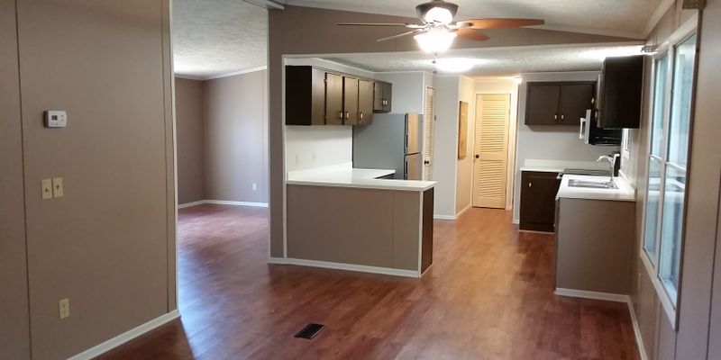 Knoxville House: 8830 Highland View Rd