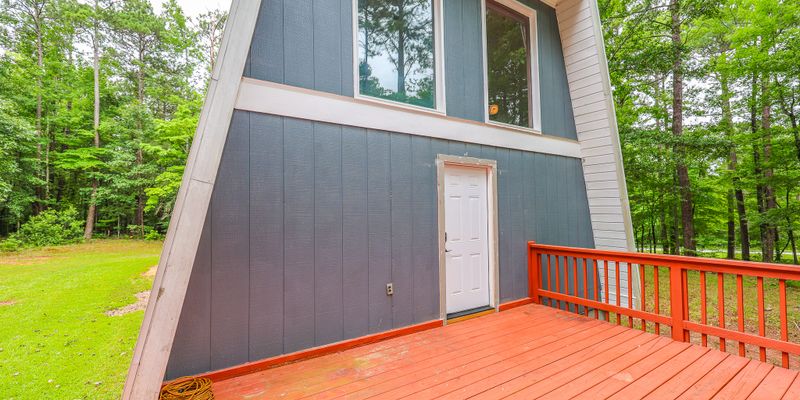 LaGrange House: 168 Williams Rd