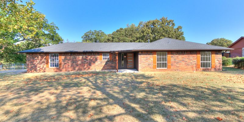 Chandler House: 103 Clador Dr