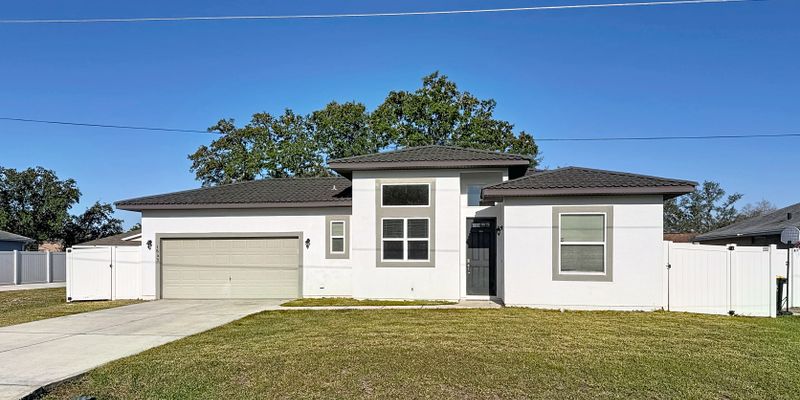 Poinciana House: 1843 Manitoba Ct