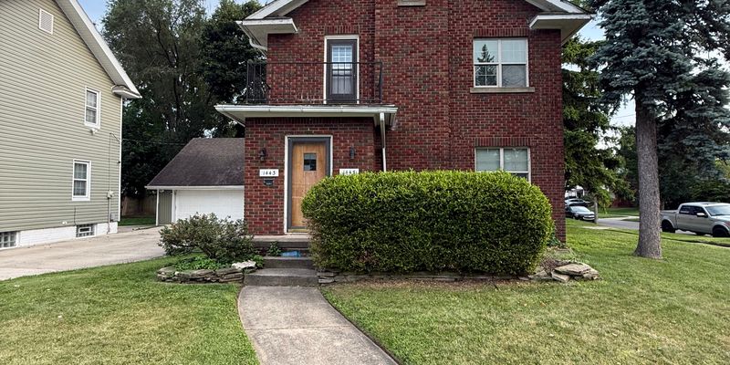 Toledo Apartment: 1443 Royalton Road