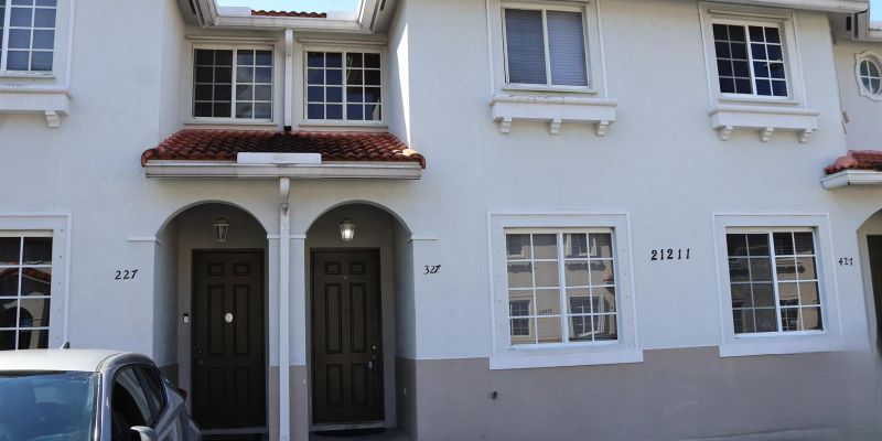 Miami Gardens House: 21211 NW 14th Ave