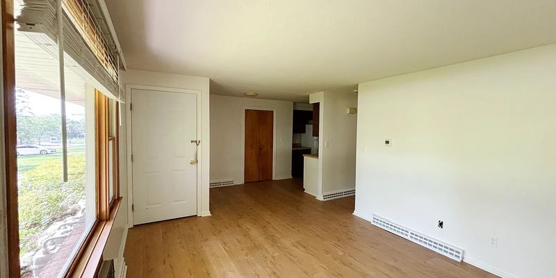 Mansfield House: 1000 Larchwood Rd