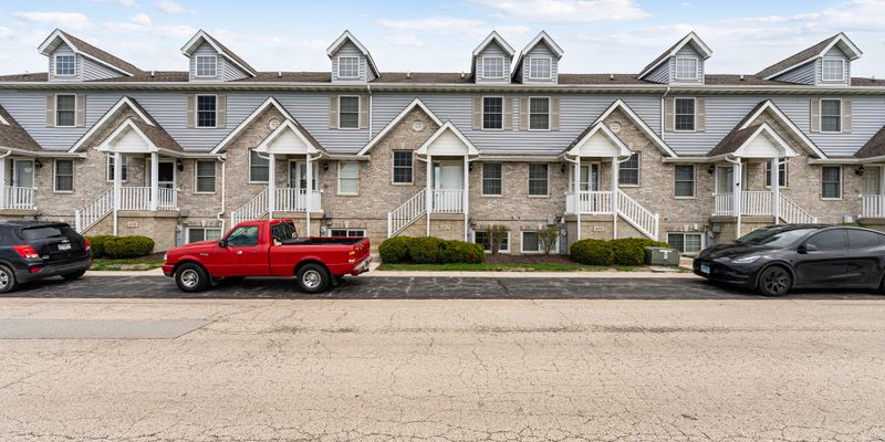 Cortland House: 412 N Grainger Ln