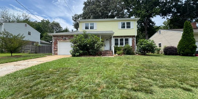 Newport News House: 114 Olin Dr