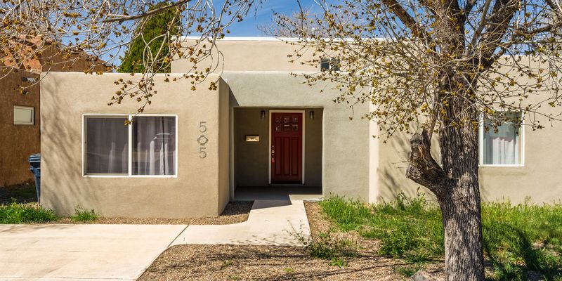 Albuquerque House: 505 Carlisle Blvd SE