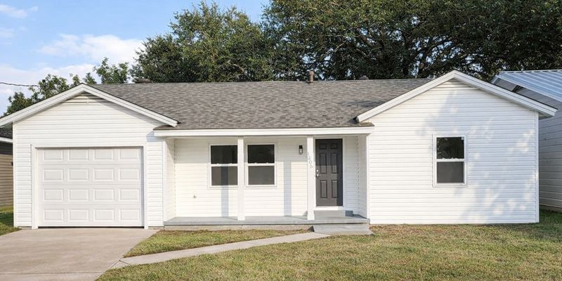 Orange House: 1205 S Georgia St