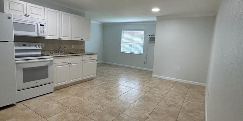Pompano Beach Apartment: 1119 NW 6th Ave