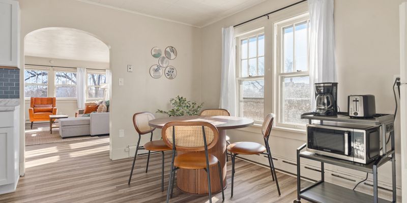 Cedar Rapids Apartment: 1208 Ellis Blvd NW