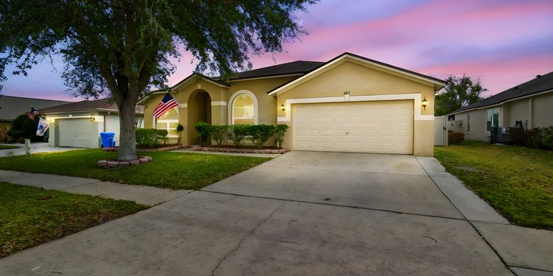 Brandon House: 627 Tuscanny St