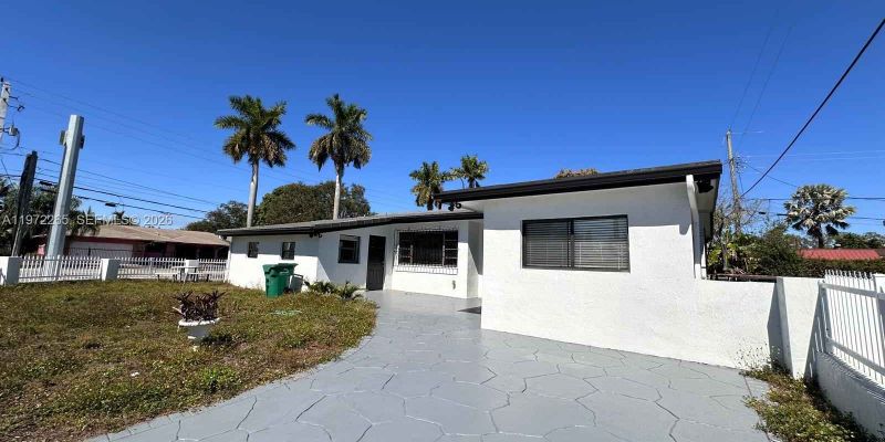 Miami House: 1631 NW 175th St